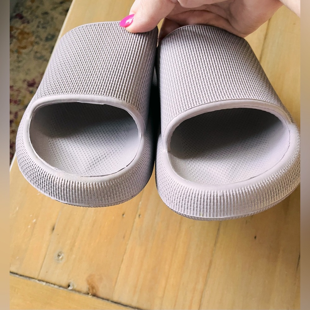 Cushionaire Women's Purple Sandals - Picture 6 of 6